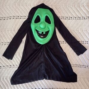 Sarah Spook Mask Fun World Division  GREEN Vintage Nylon Shroud 9207 Halloween